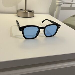 New Classic Black Frame Sunglasses with Blue Lenses